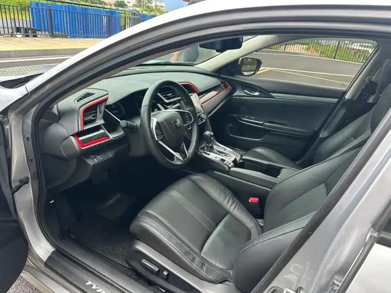 2016 Civic 220TURBO CVT Premium Edition — миниатюра 8