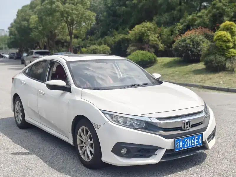 2016 Civic 180TURBO CVT Comfort Edition — миниатюра 3