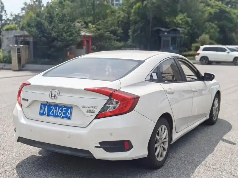 2016 Civic 180TURBO CVT Comfort Edition — миниатюра 5