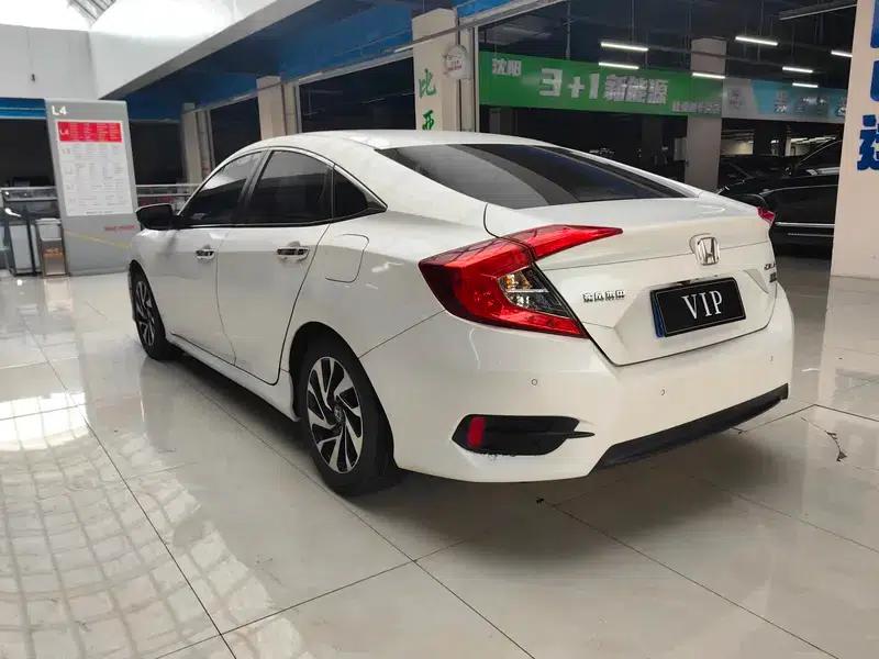 2016 Civic 220TURBO CVT Luxury Edition — миниатюра 4