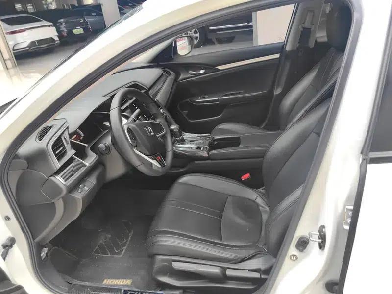 2016 Civic 220TURBO CVT Luxury Edition — миниатюра 8
