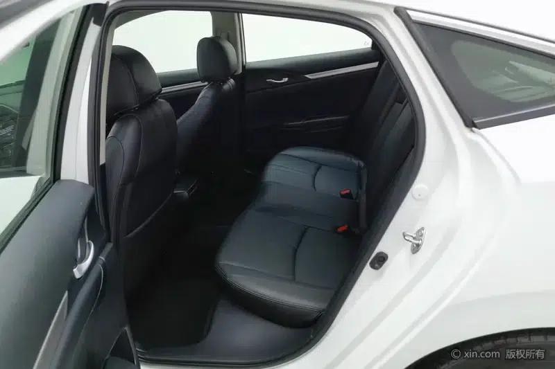 2016 Civic 220TURBO CVT Luxury Edition — миниатюра 19