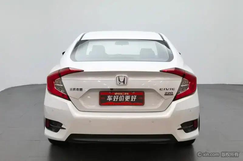 2016 Civic 220TURBO CVT Luxury Edition — миниатюра 3