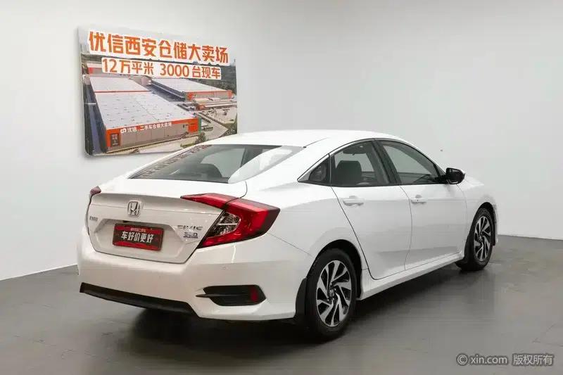 2016 Civic 220TURBO CVT Luxury Edition — миниатюра 4