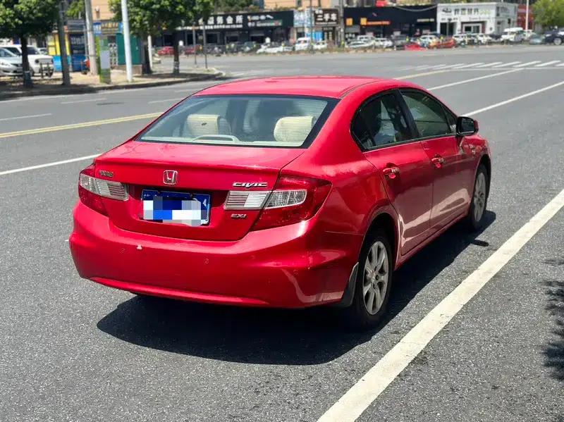 2012 Civic 1.8L Automatic Comfort Edition — миниатюра 4