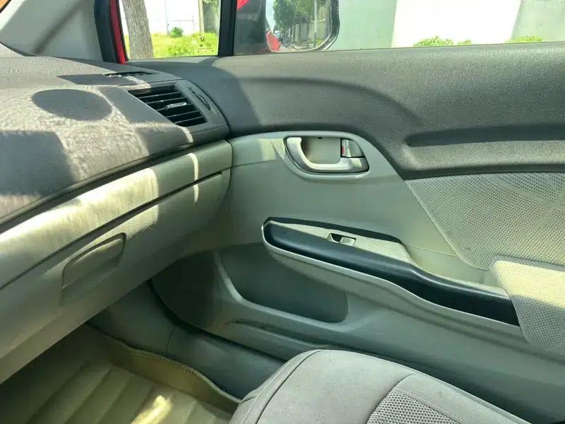2012 Civic 1.8L Automatic Comfort Edition — миниатюра 8