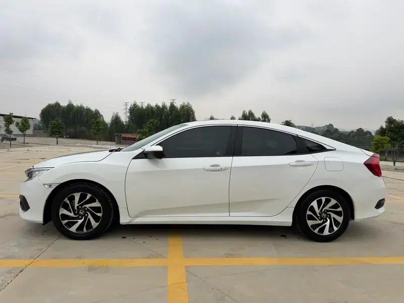 2016 Civic 220TURBO CVT Luxury Edition — миниатюра 4