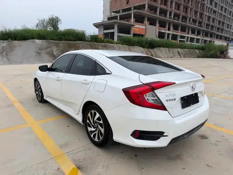 2016 Civic 220TURBO CVT Luxury Edition — миниатюра 5