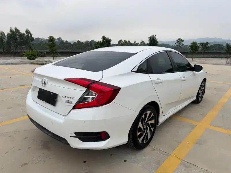 2016 Civic 220TURBO CVT Luxury Edition — миниатюра 7