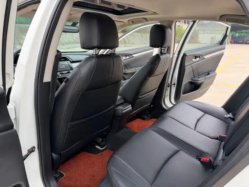 2016 Civic 220TURBO CVT Luxury Edition — миниатюра 10
