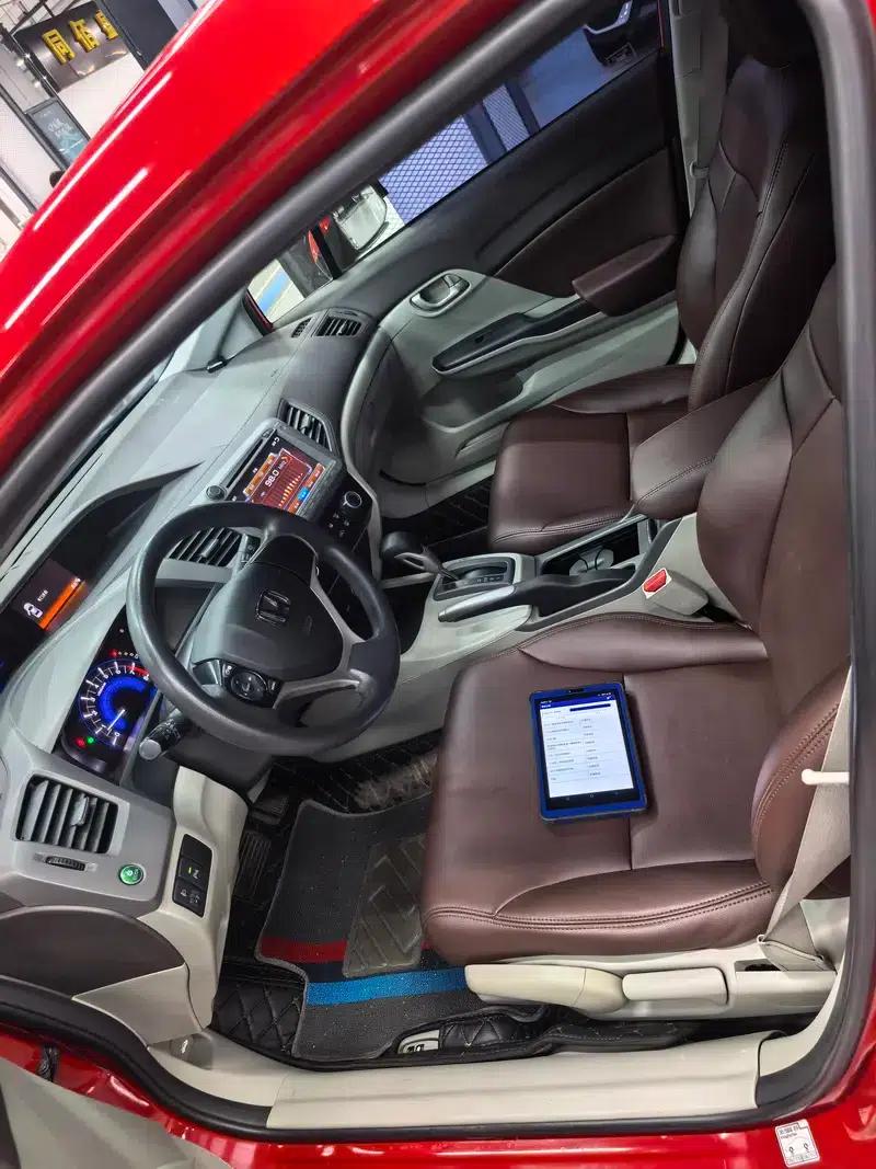 2012 Civic 1.8L Automatic Comfort Edition — миниатюра 6