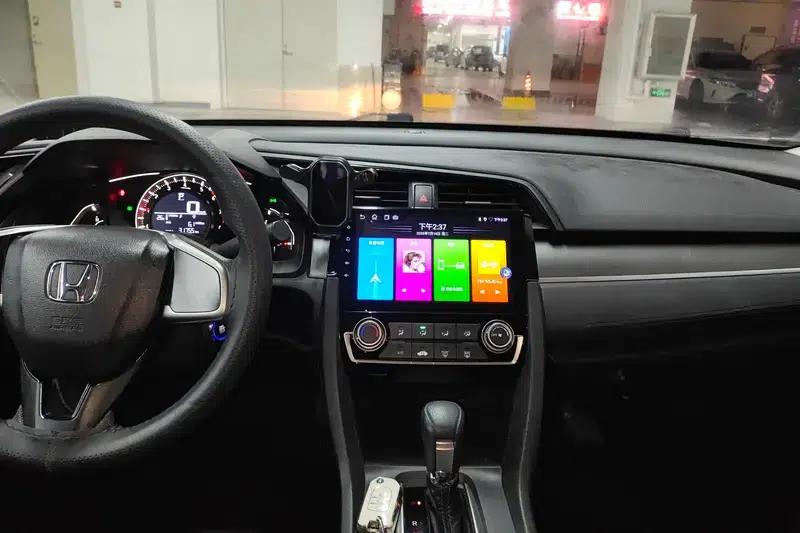 2016 Civic 180TURBO CVT Comfort Edition — миниатюра 11