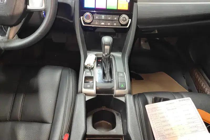 2016 Civic 180TURBO CVT Comfort Edition — миниатюра 14