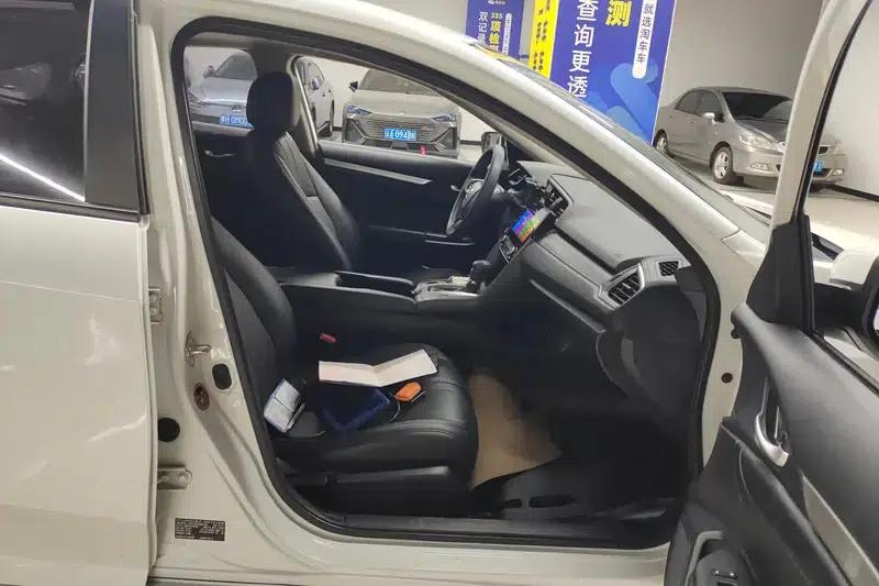 2016 Civic 180TURBO CVT Comfort Edition — миниатюра 15