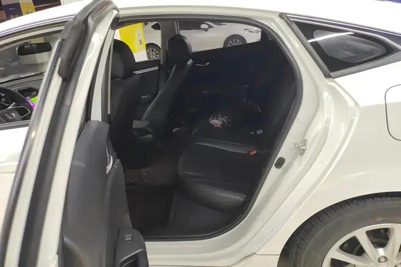 2016 Civic 180TURBO CVT Comfort Edition — миниатюра 16