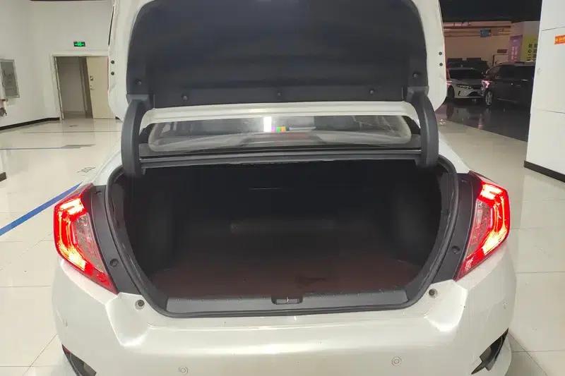 2016 Civic 180TURBO CVT Comfort Edition — миниатюра 17