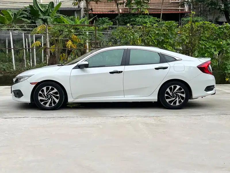 2016 Civic 220TURBO CVT Luxury Edition — миниатюра 4