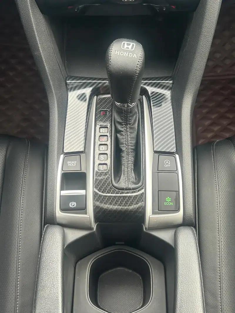 2016 Civic 220TURBO CVT Premium Edition — миниатюра 12