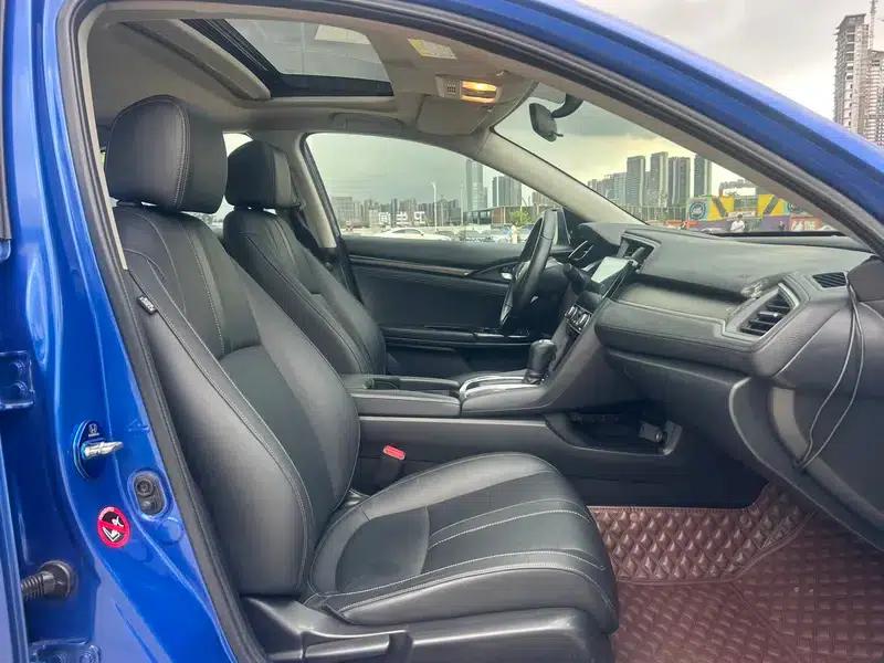 2016 Civic 220TURBO CVT Premium Edition — миниатюра 16
