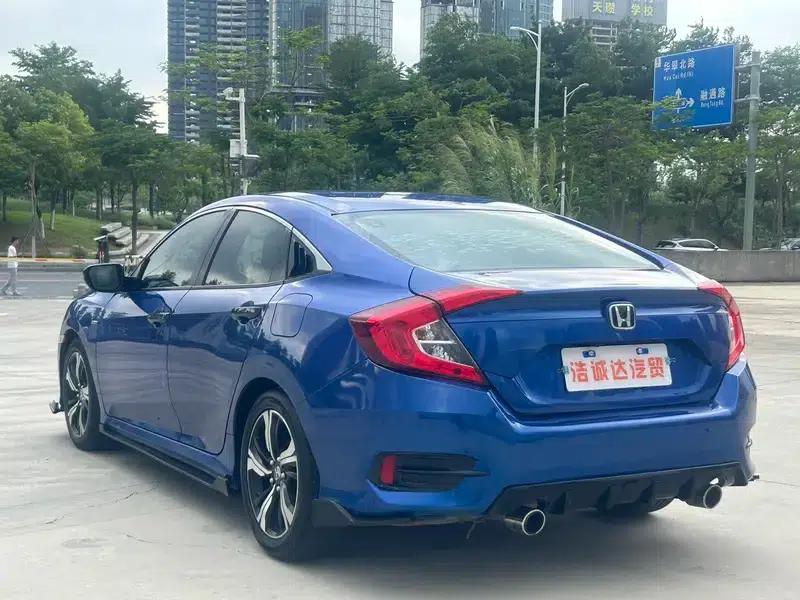 2016 Civic 220TURBO CVT Premium Edition — миниатюра 5
