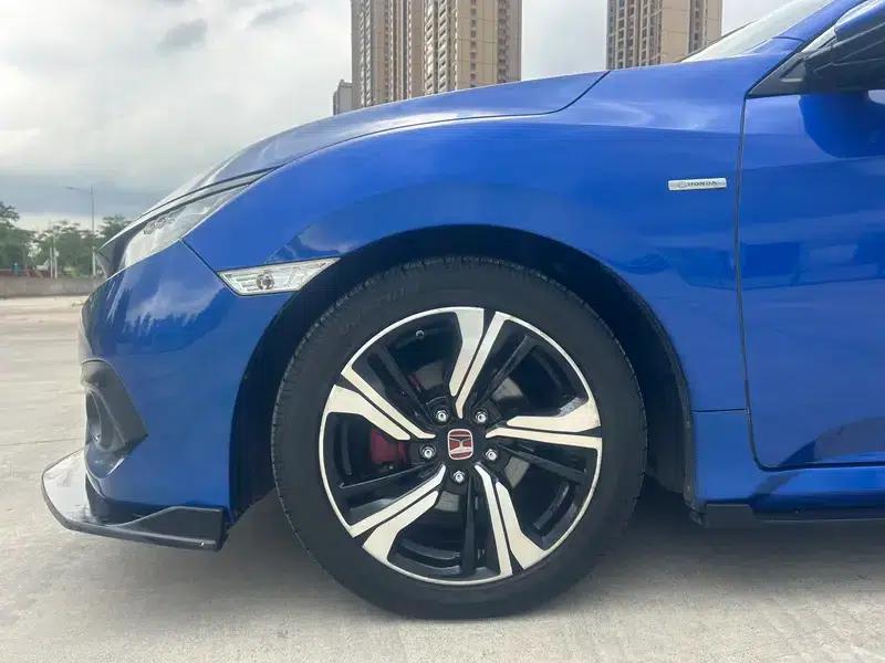 2016 Civic 220TURBO CVT Premium Edition — миниатюра 10