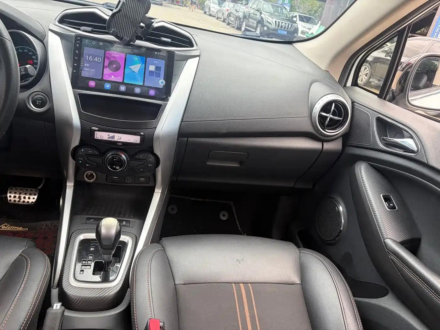 2017 Yuan 1.5L Automatic Cool Connected Edition — миниатюра 16