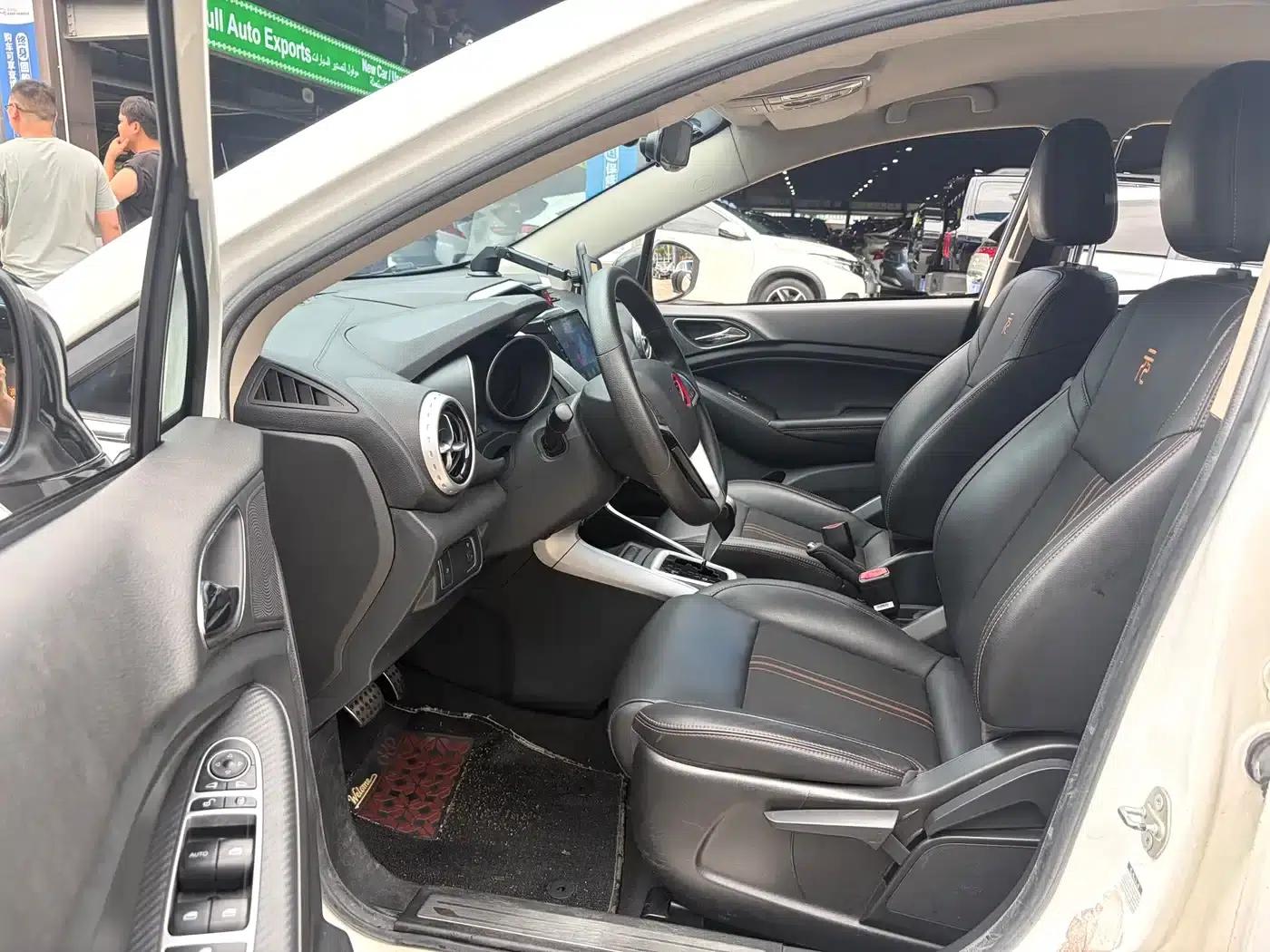 2017 Yuan 1.5L Automatic Cool Connected Edition — миниатюра 10