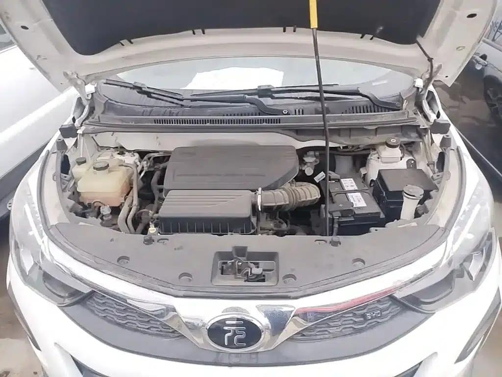 2017 Yuan 1.5L Automatic Cool Connected Edition — миниатюра 16