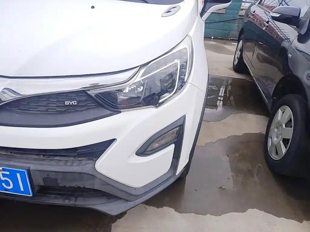 2017 Yuan 1.5L Automatic Cool Connected Edition — миниатюра 18