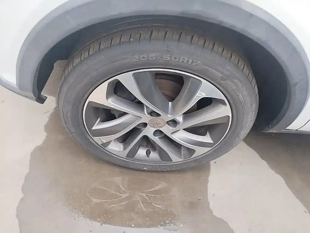 2017 Yuan 1.5L Automatic Cool Connected Edition — миниатюра 25