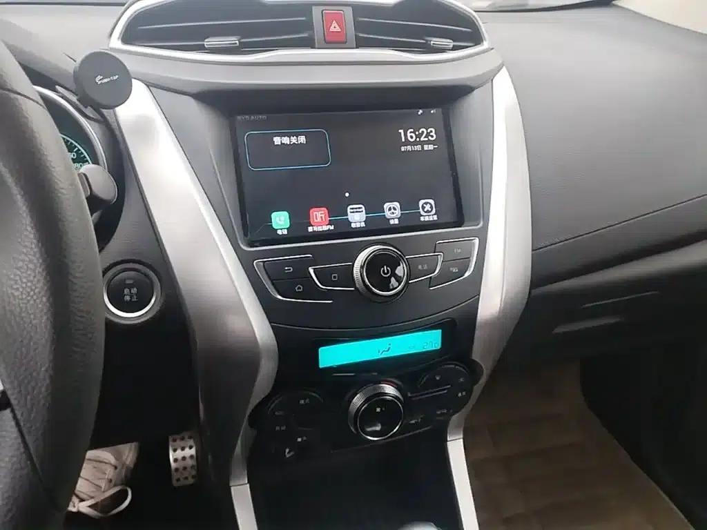 2017 Yuan 1.5L Automatic Cool Connected Edition — миниатюра 9