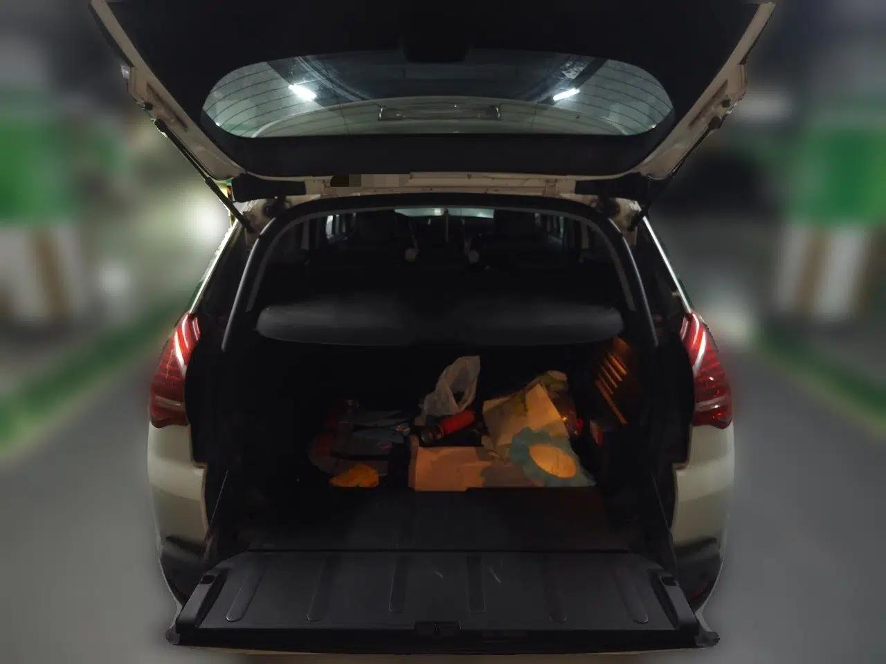 Peugeot 3008 2015 1.6THP Automatic Prestige Edition — миниатюра 19