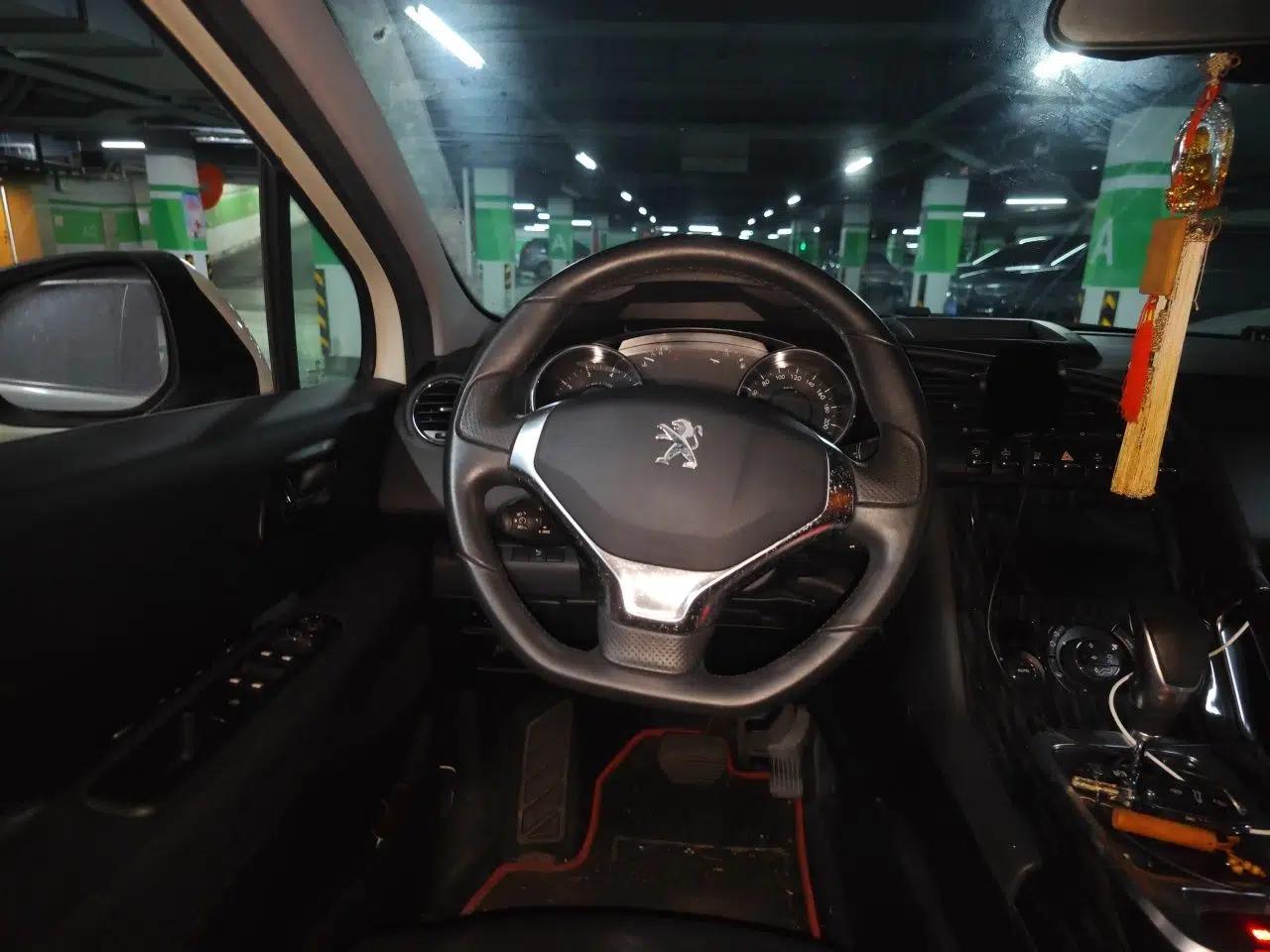 Peugeot 3008 2015 1.6THP Automatic Prestige Edition — миниатюра 10