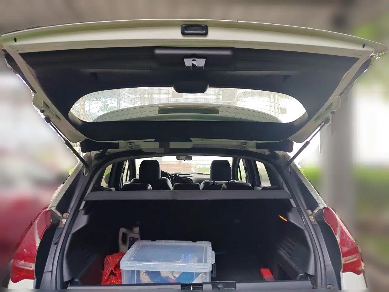 Peugeot 3008 2013 2.0L Automatic Trend Edition — миниатюра 19