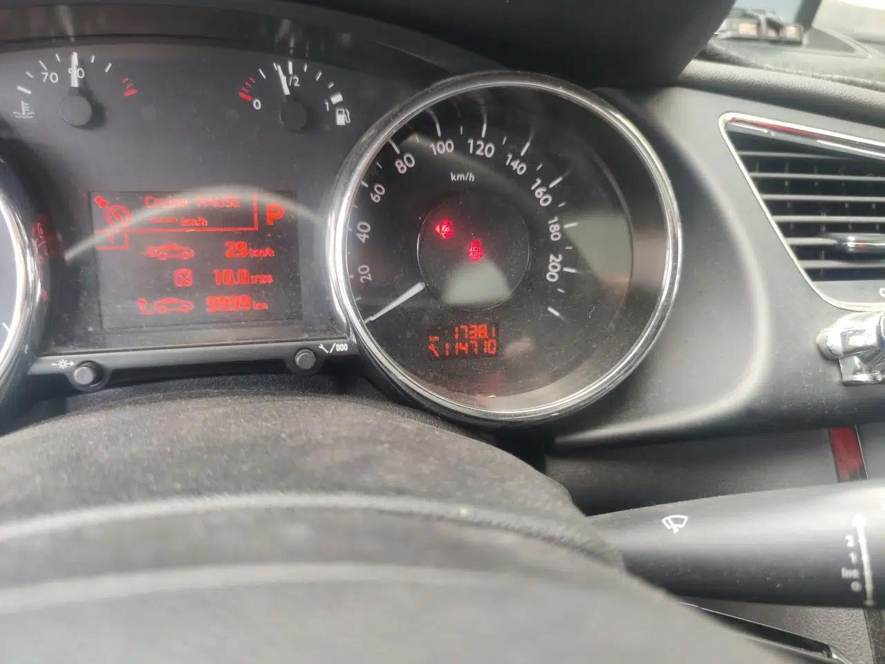 Peugeot 3008 2013 2.0L Automatic Trend Edition — миниатюра 12
