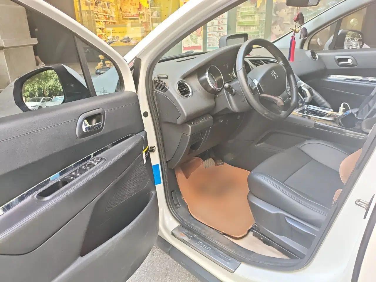 Peugeot 3008 2013 2.0L Automatic Classic Edition — миниатюра 16