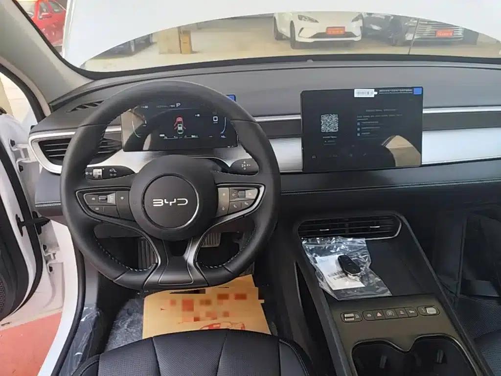 Seal 05 DM-i 2026 Model DM-i 128KM Luxury — миниатюра 14