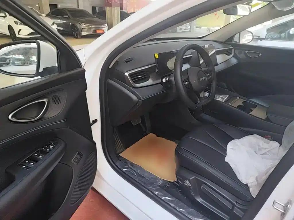 Seal 05 DM-i 2026 Model DM-i 128KM Luxury — миниатюра 16
