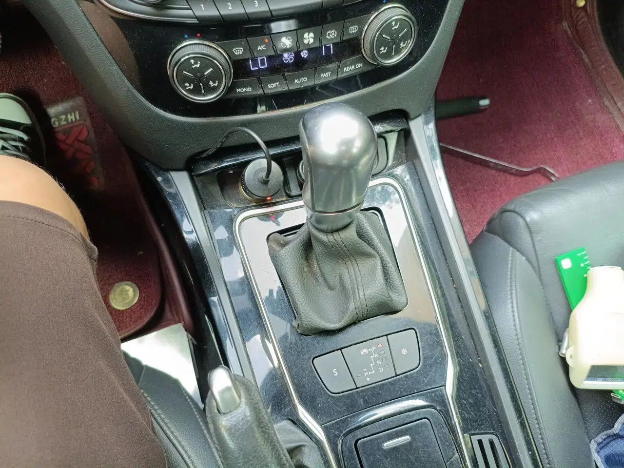 Peugeot 508 2013 2.0L 2nd Anniversary Edition Automatic Smart Enjoyment Version — миниатюра 14
