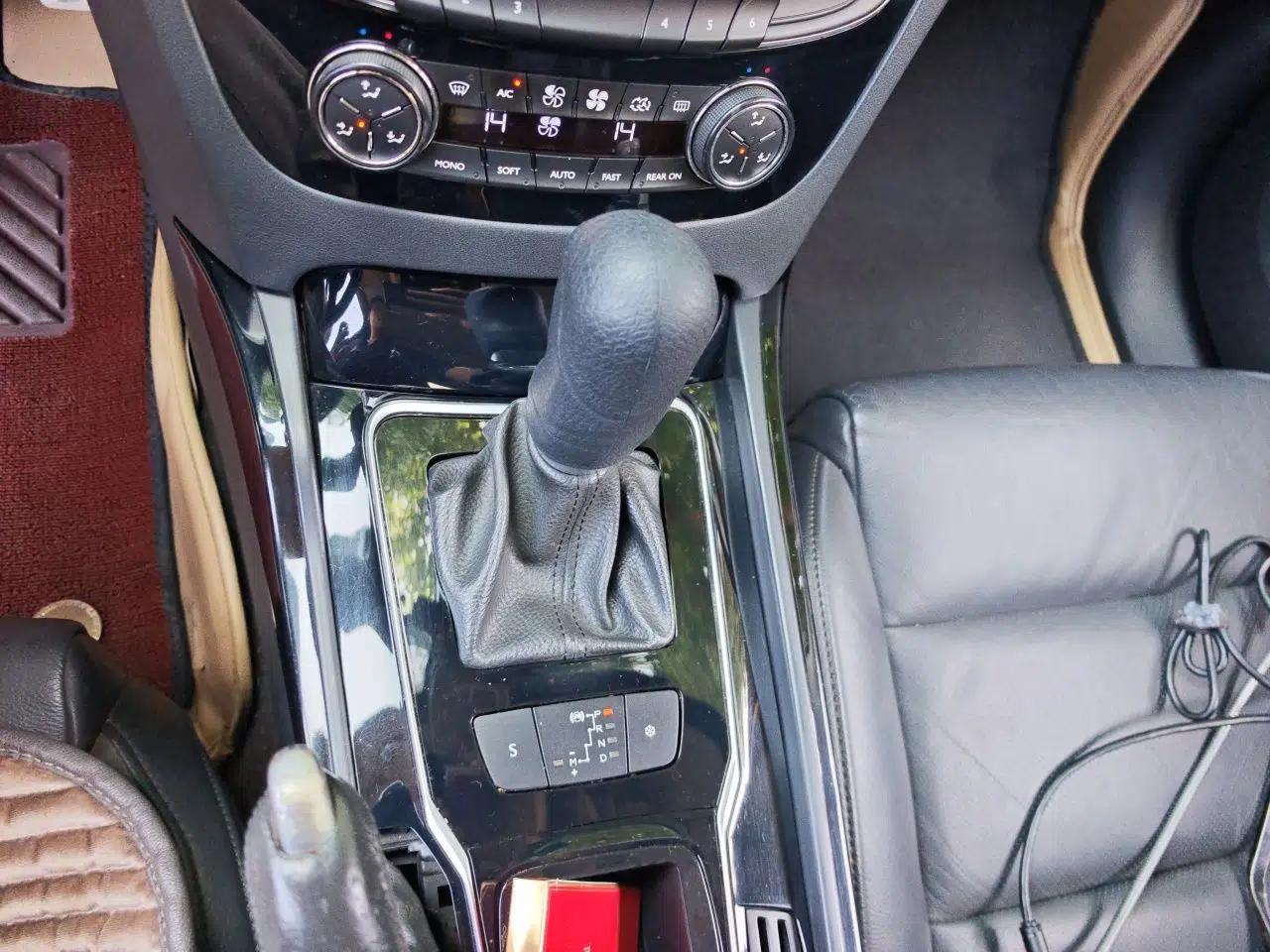 Peugeot 508 2012 2.0L Automatic Smart Enjoyment Version — миниатюра 14