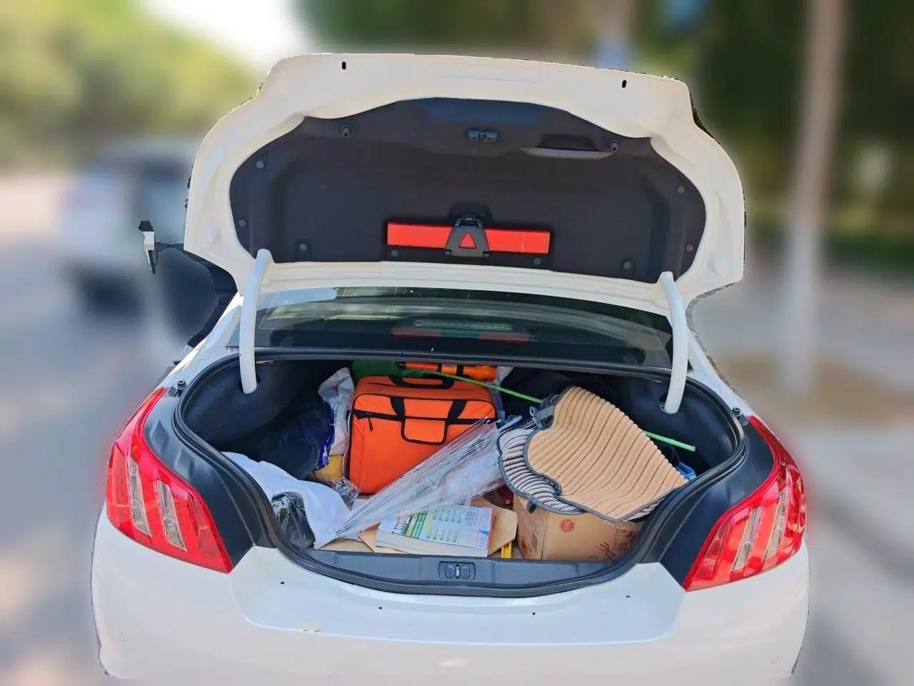 Peugeot 508 2012 2.0L Automatic Smart Enjoyment Version — миниатюра 19