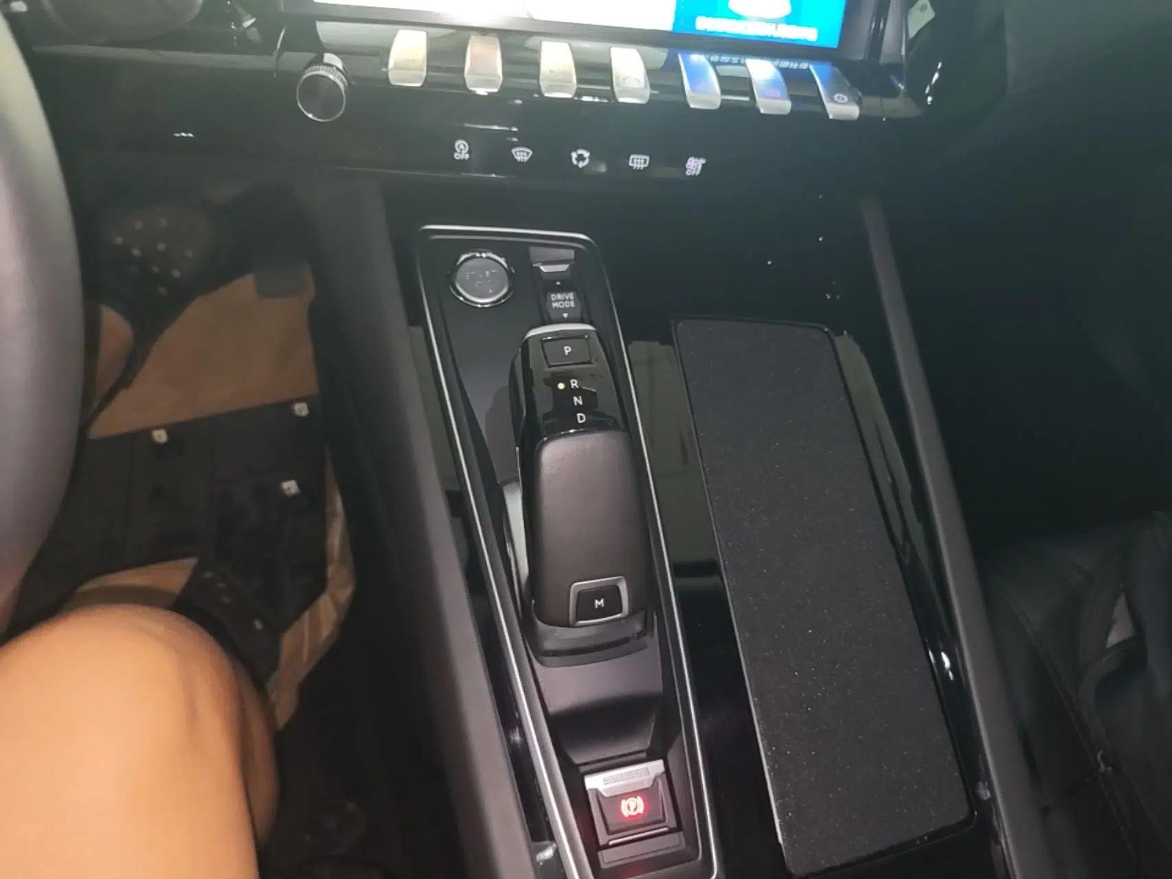Peugeot 508 2022 508L 400THP PureTech Driving Control Edition — миниатюра 22