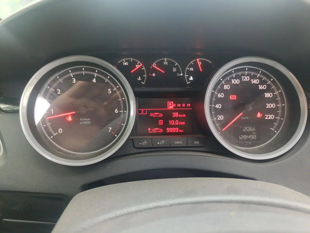 Peugeot 508 2012 2.0L Automatic Smart Enjoyment Version — миниатюра 11