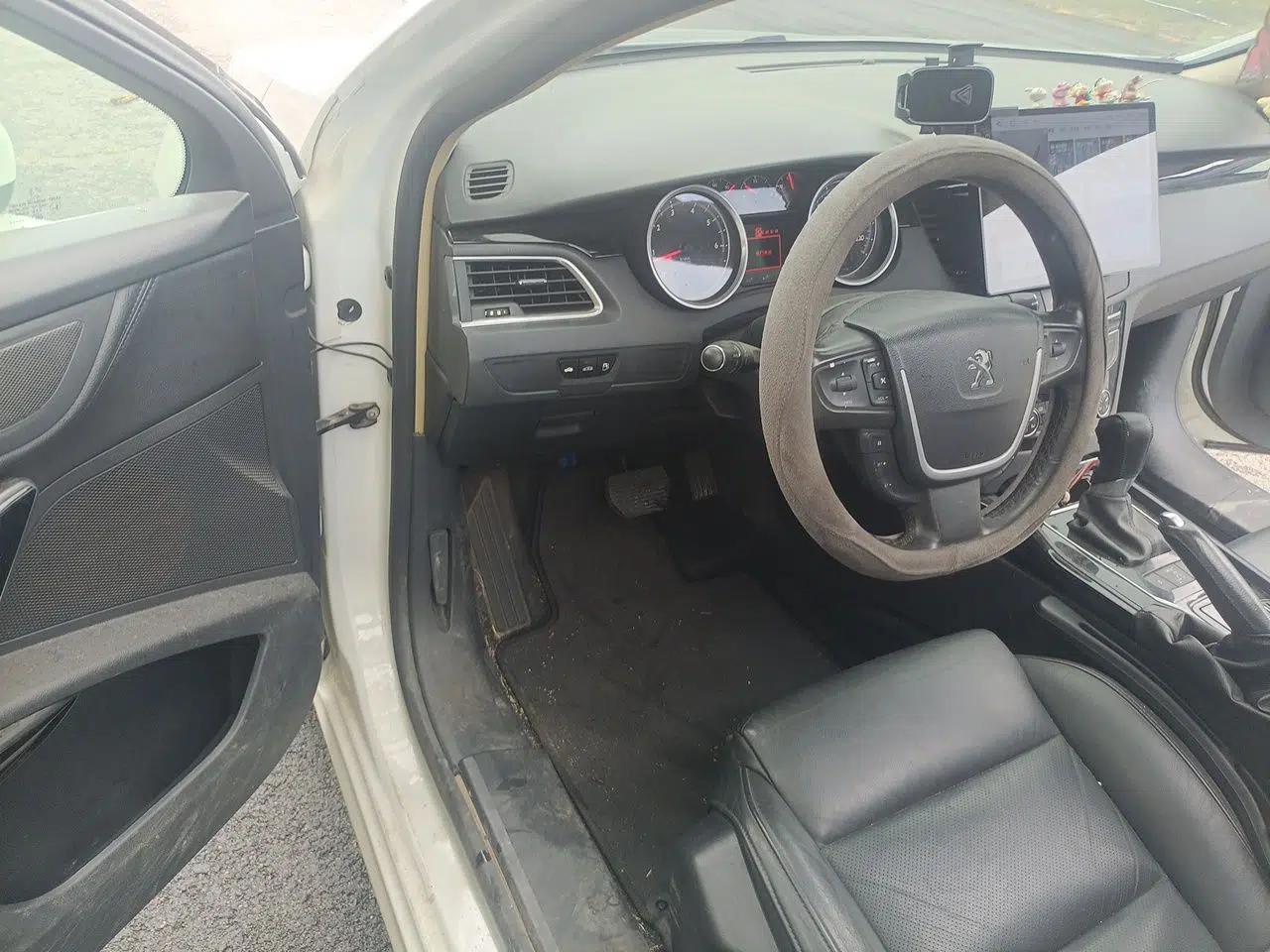 Peugeot 508 2012 2.0L Automatic Smart Enjoyment Version — миниатюра 16