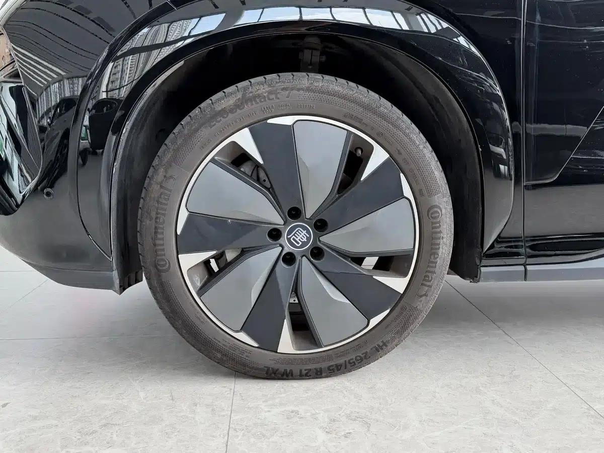 Tang L 2025 EV 600KM Four-Wheel Drive LiDAR Flagship Edition — миниатюра 3