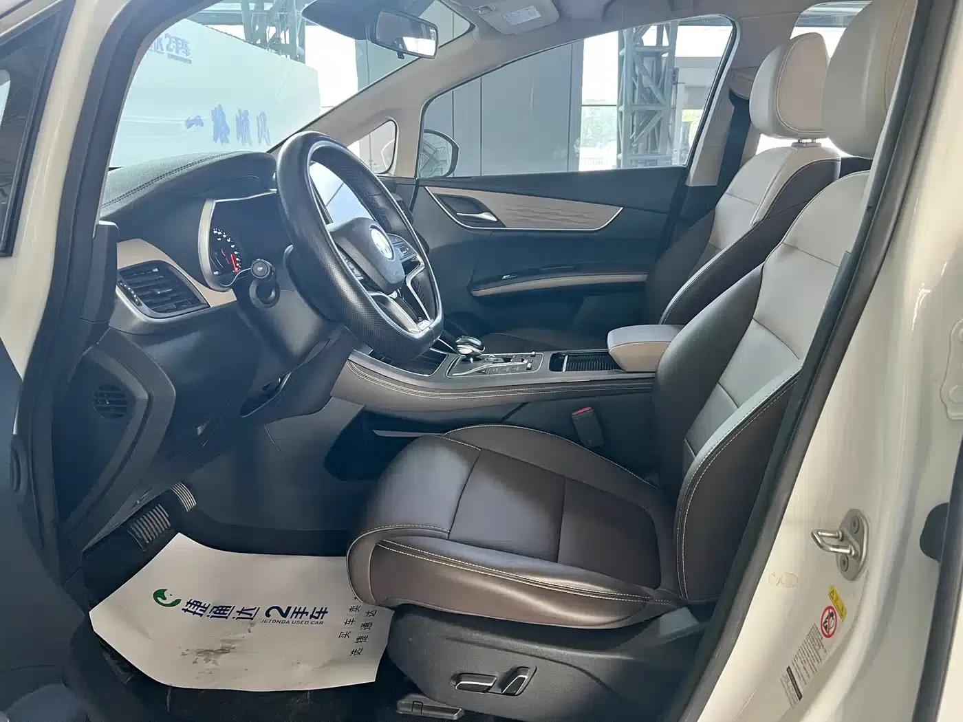 Song MAX New Energy 2022 DM-i 105KM Executive Edition — миниатюра 18