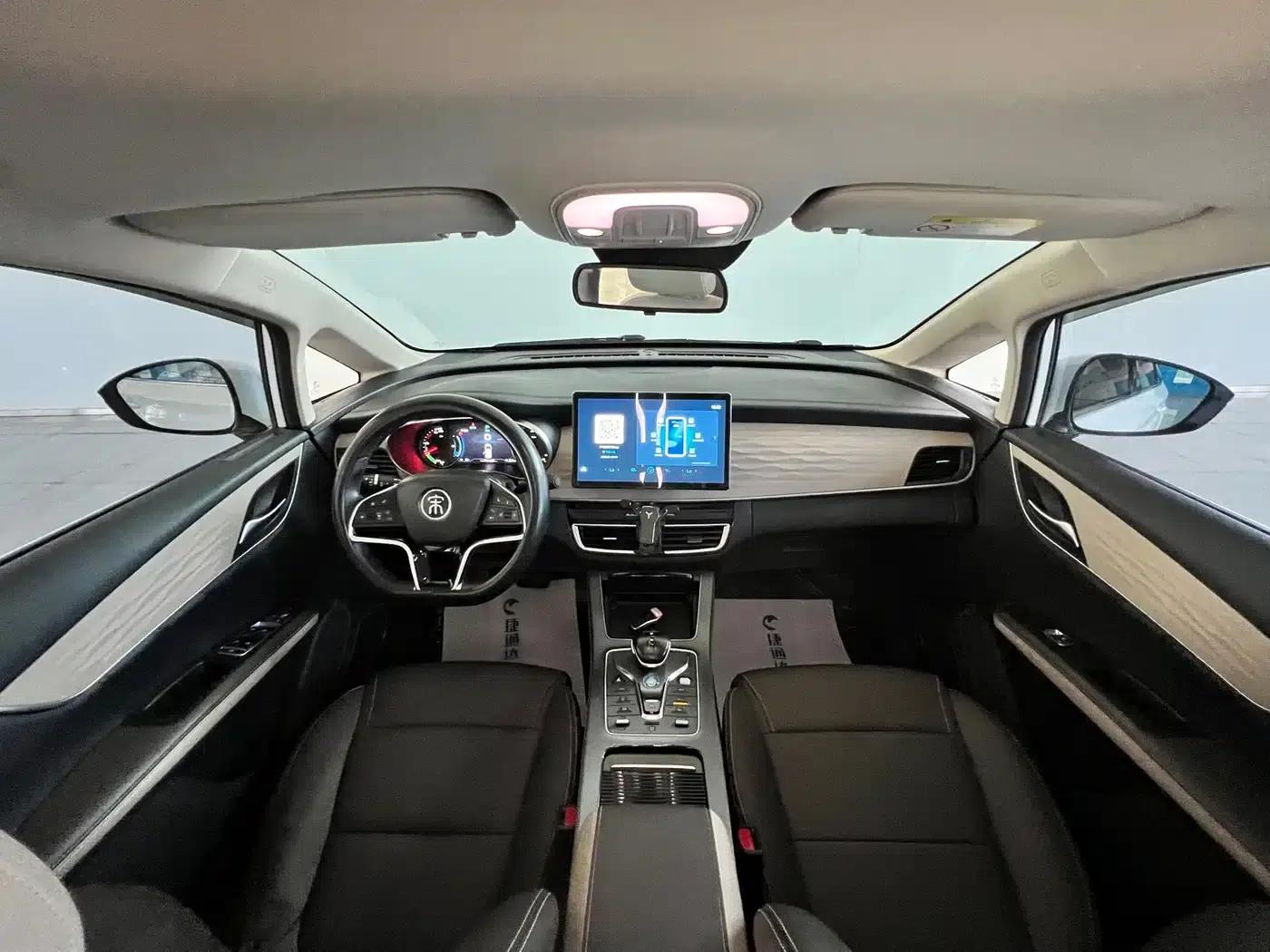 Song MAX New Energy 2022 DM-i 105KM Executive Edition — миниатюра 31