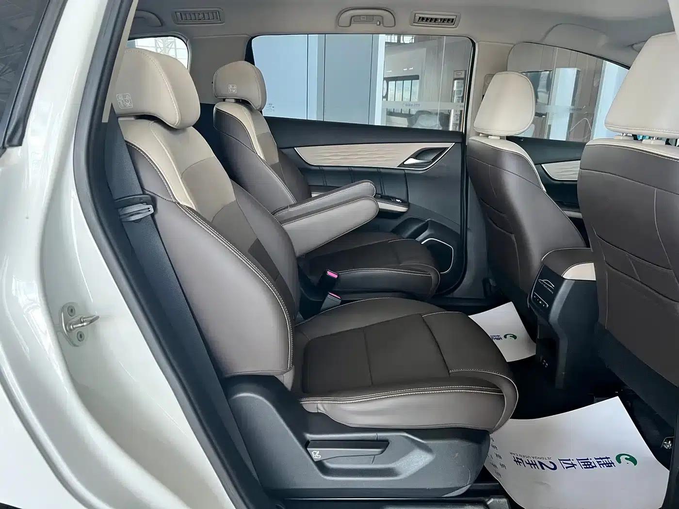 Song MAX New Energy 2022 DM-i 105KM Executive Edition — миниатюра 10