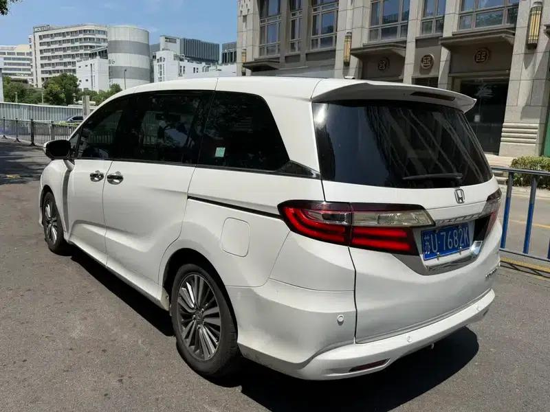 2018 Odyssey 2.4L Luxury Edition — миниатюра 4
