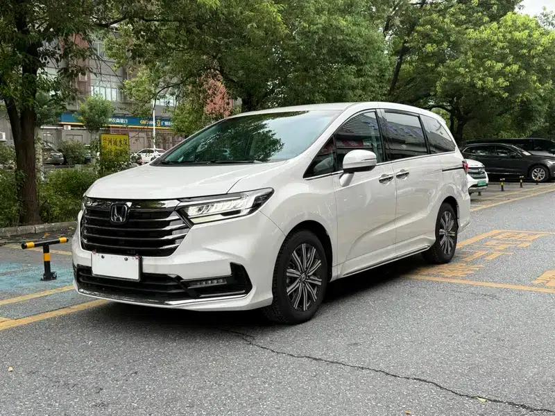Odyssey 2024 2.0L e:HEV Elite Enjoy Edition — миниатюра 1